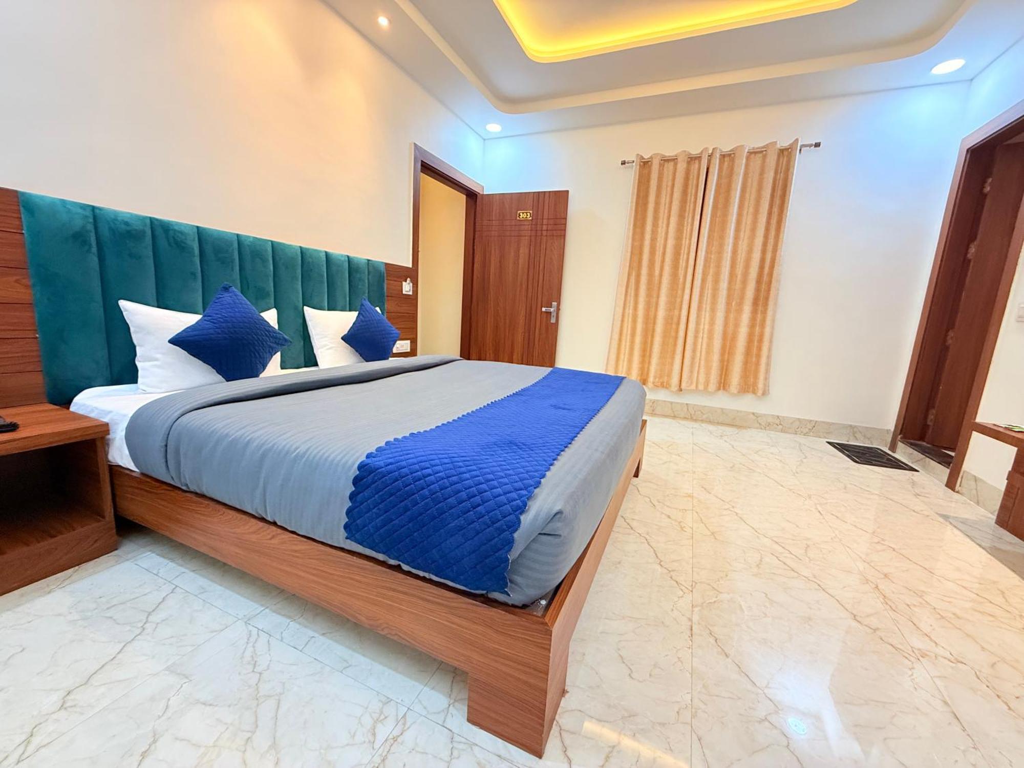 Hotel Tulip Light Матхура Экстерьер фото